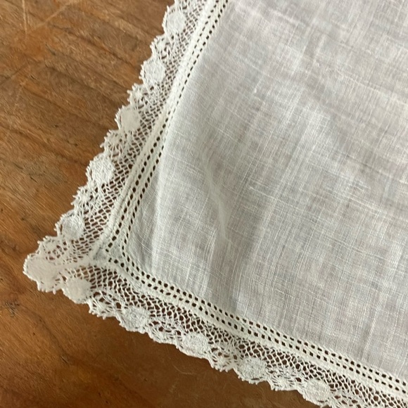 Vintage White Handkerchief Set with Lace and Embroidery - Picture 7 of 12